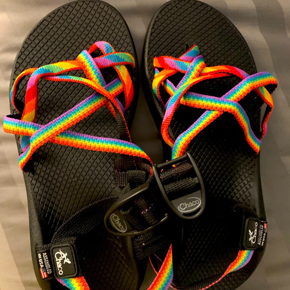 Chacos size 6 Pride sandals - brand new! Never worn!